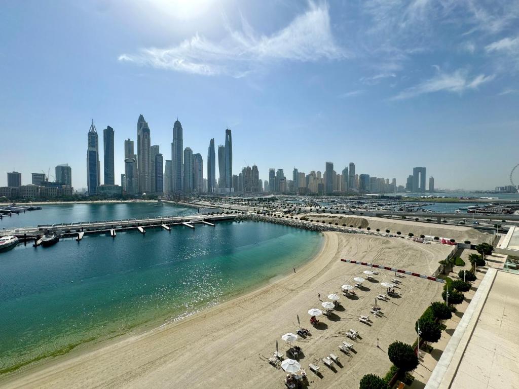 Emaar Beachfront — Marina