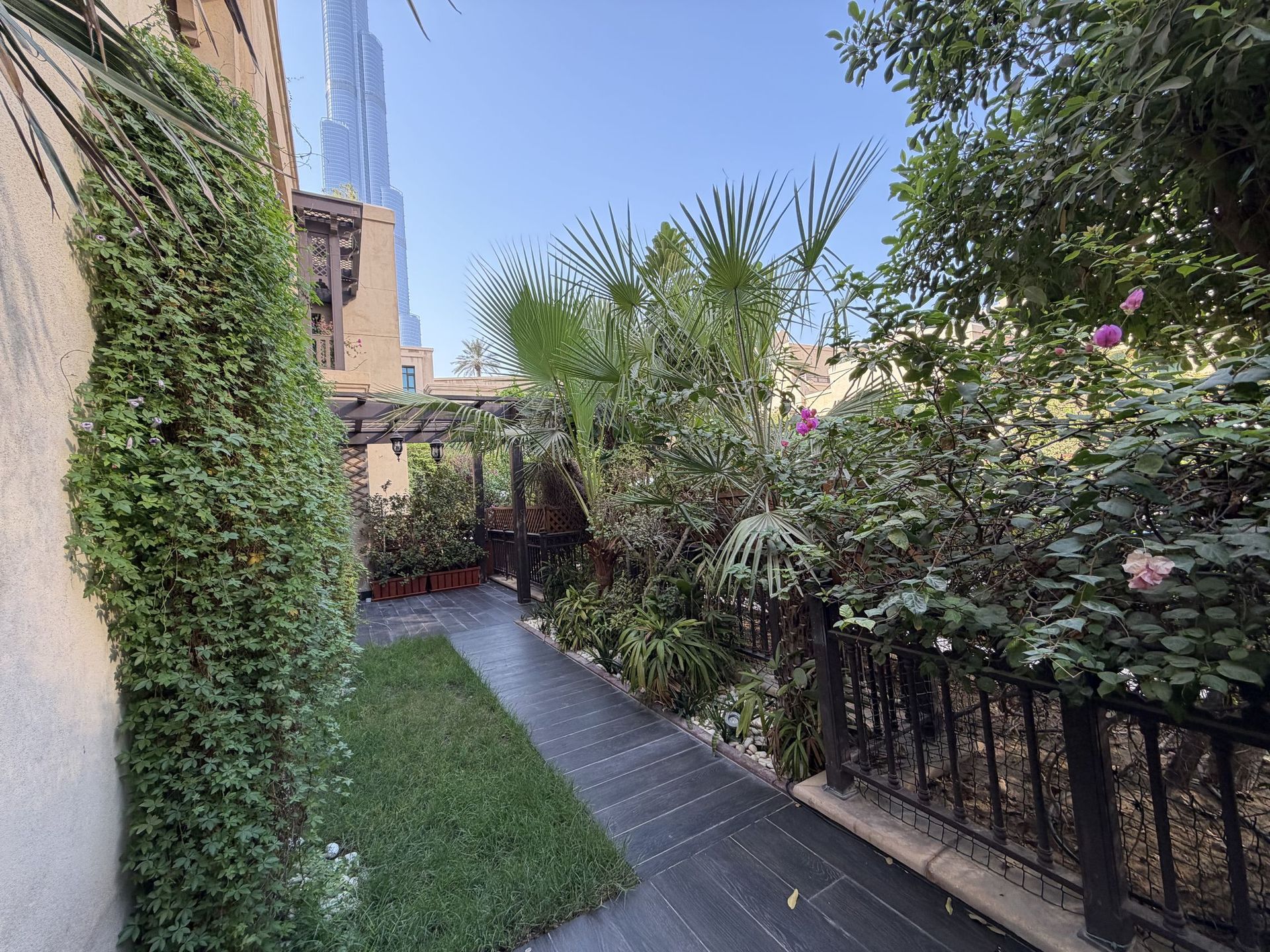 2 Bedroom Garden Apartment for Rent with Burj Khalifa View – Tajer Residences, Old Town Island